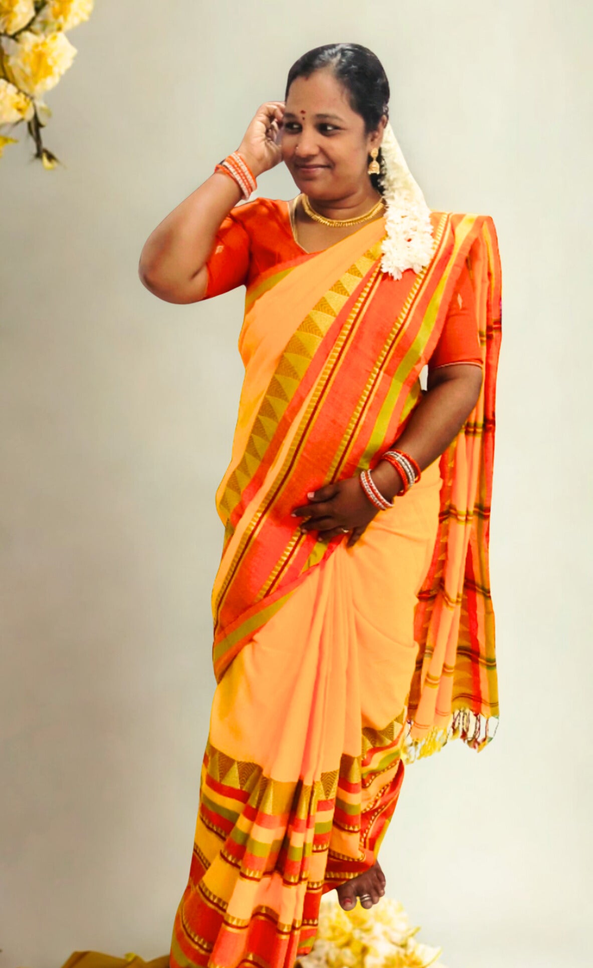 Yellow Elegant Cotton Handloom Saree with Kanchi-Style Temple Border