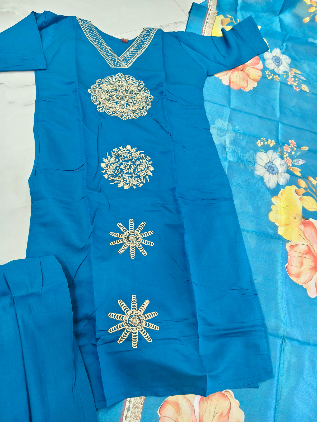 Roman Silk Kurti Pant Set with Complete Lining & Digital Print Organza Dupatta