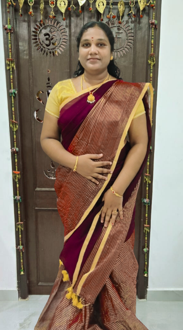 Maroon Mul Mul Cotton Saree – Soft, Lightweight Handloom Saree