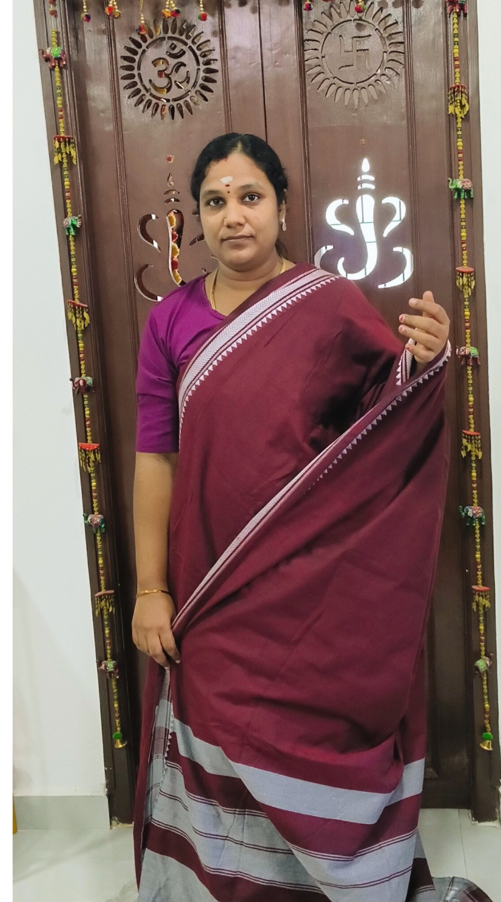 Graceful Maroon Narayanpet Cotton Saree with Contrast Grey Pallu & Silver Border