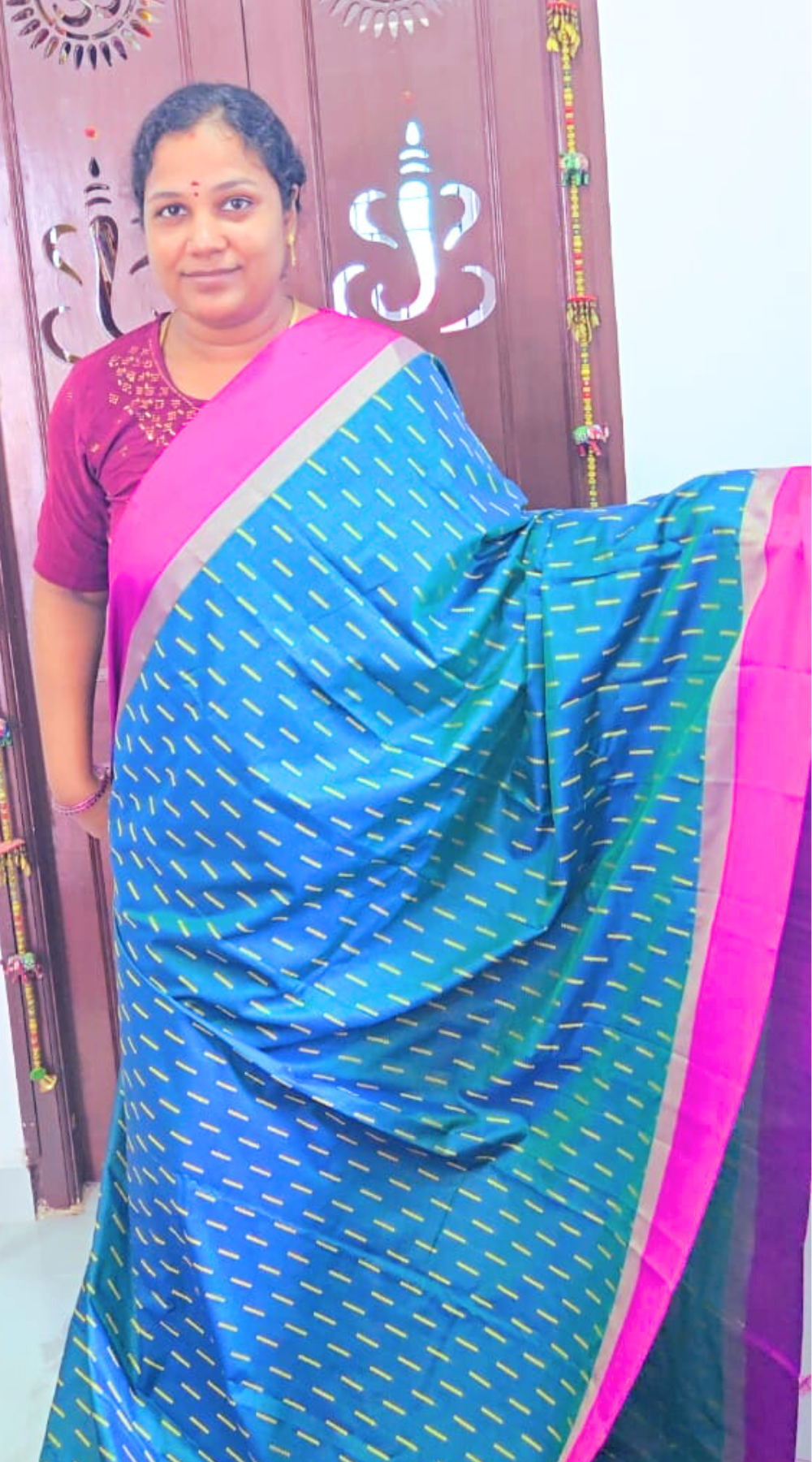 Green Semi Silk Dual-Tone Saree with Pink Border & Running Blouse