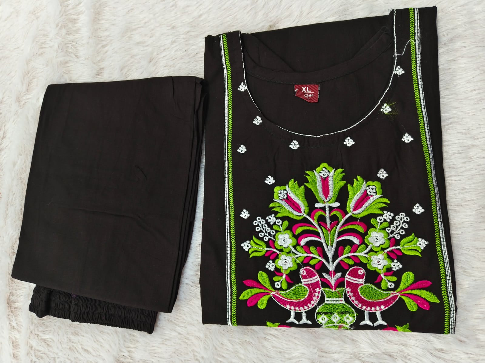 Black Dhabu Cotton Floral Embroidered Kurti with Palazzo Co-ord Set 🌸