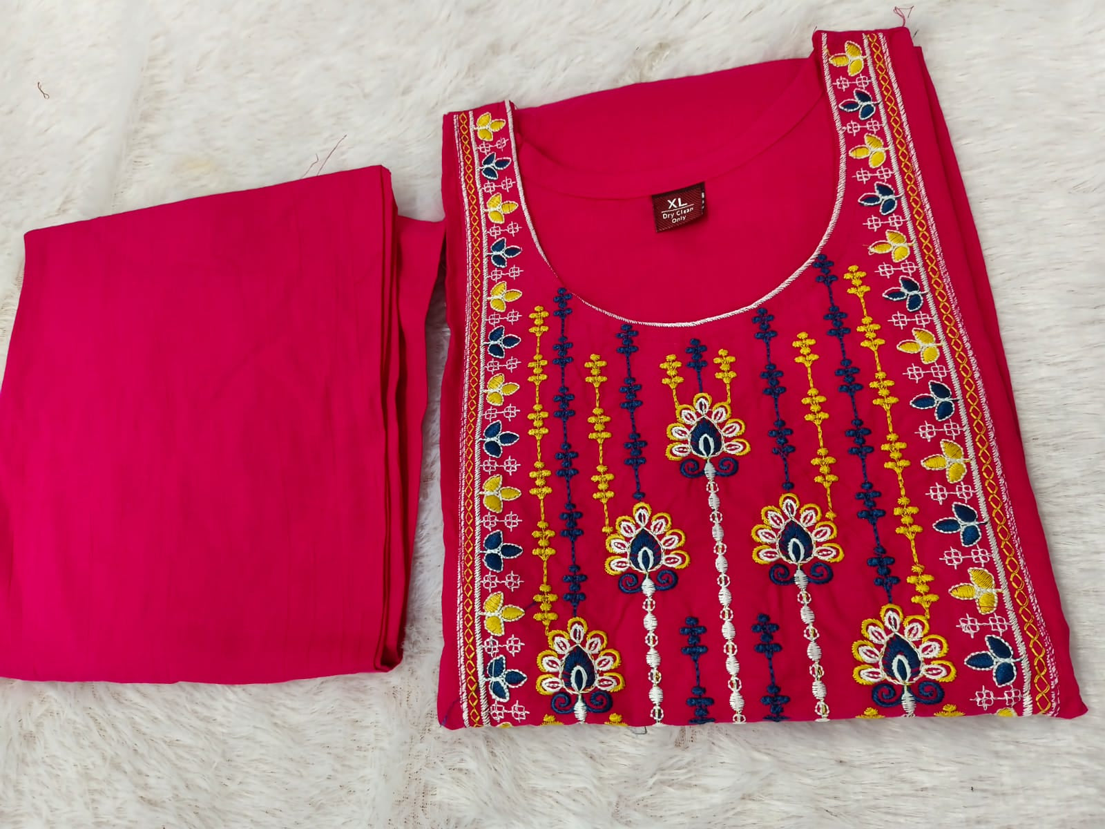 Premium Dhabu Cotton Floral Embroidered Kurti with Palazzo Co-ord Set – Pink🌸